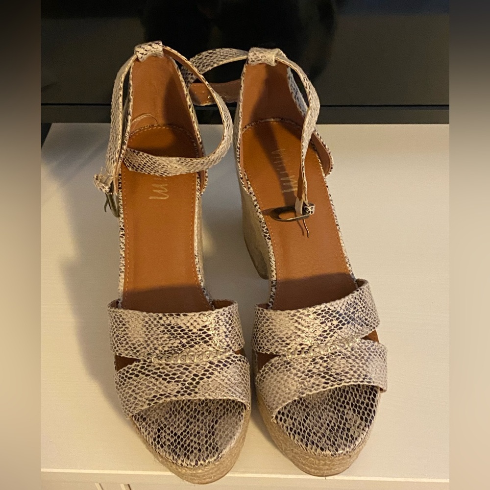 Miracle Miles Wedges